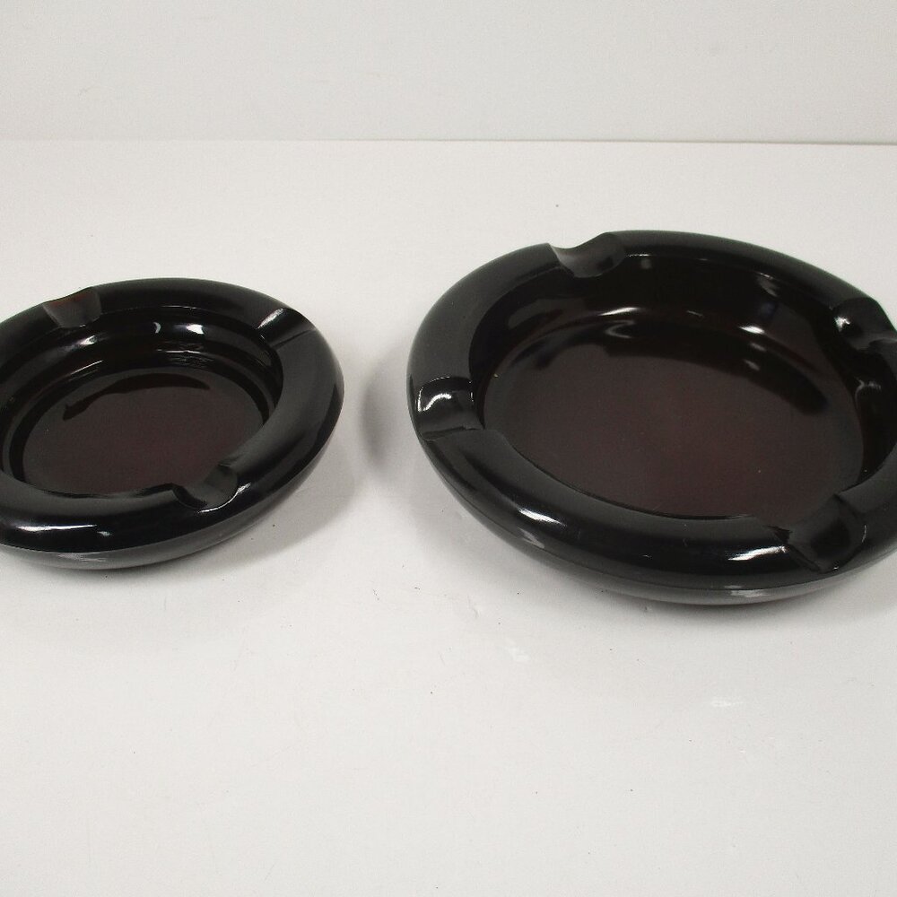 2 VINTAGE 8" & 6" ROUND HEAVY GLASS DARK AMBER ASHTRAY FOR ASHTRAY STAND 1970's